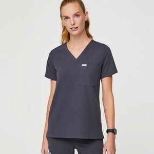 FIGS Charcoal Catarina™ One-Pocket Scrub Top